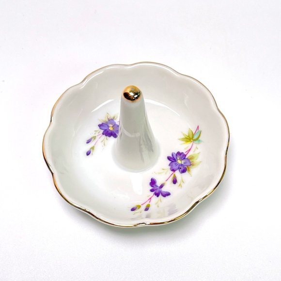 Vintage Ring Porcelain Dish with Handpainted Violets Gilded Gold Tip Japan - Picture 2 of 6